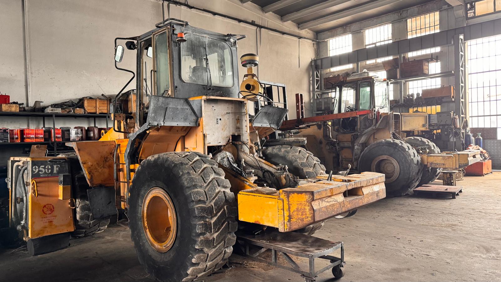 Büyük iş makinesi servis